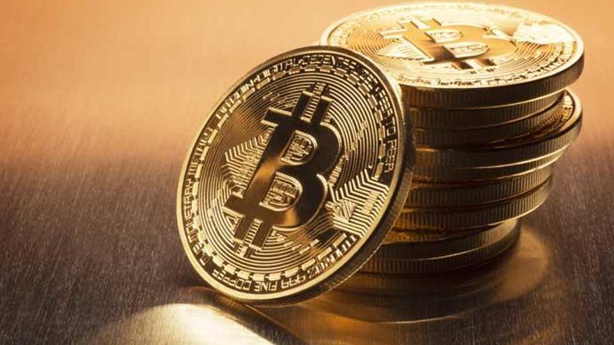 El bitcoin pierde la mitad de su valor en apenas un mes