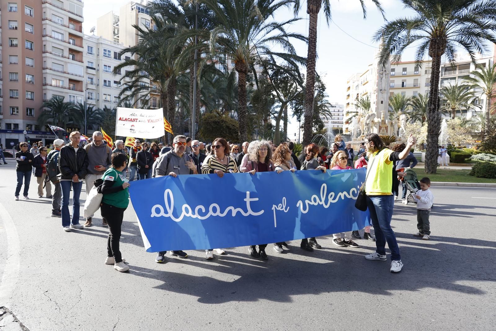 La manifestación 'Defensem la llengua, som País Valencià', en imágenes