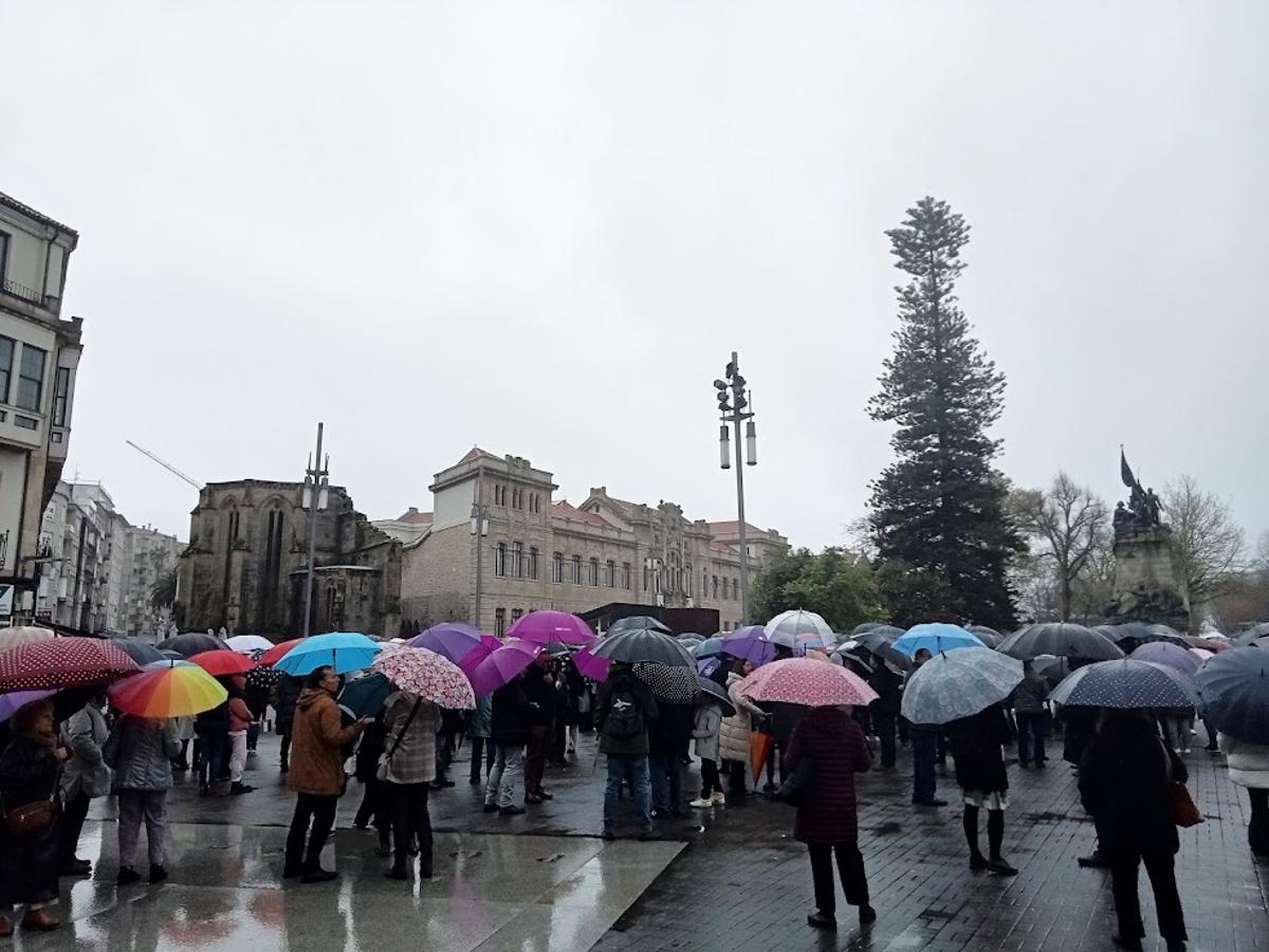 Una imagen de la concentración, que tuvo lugar este mediodía en la plaza de España.