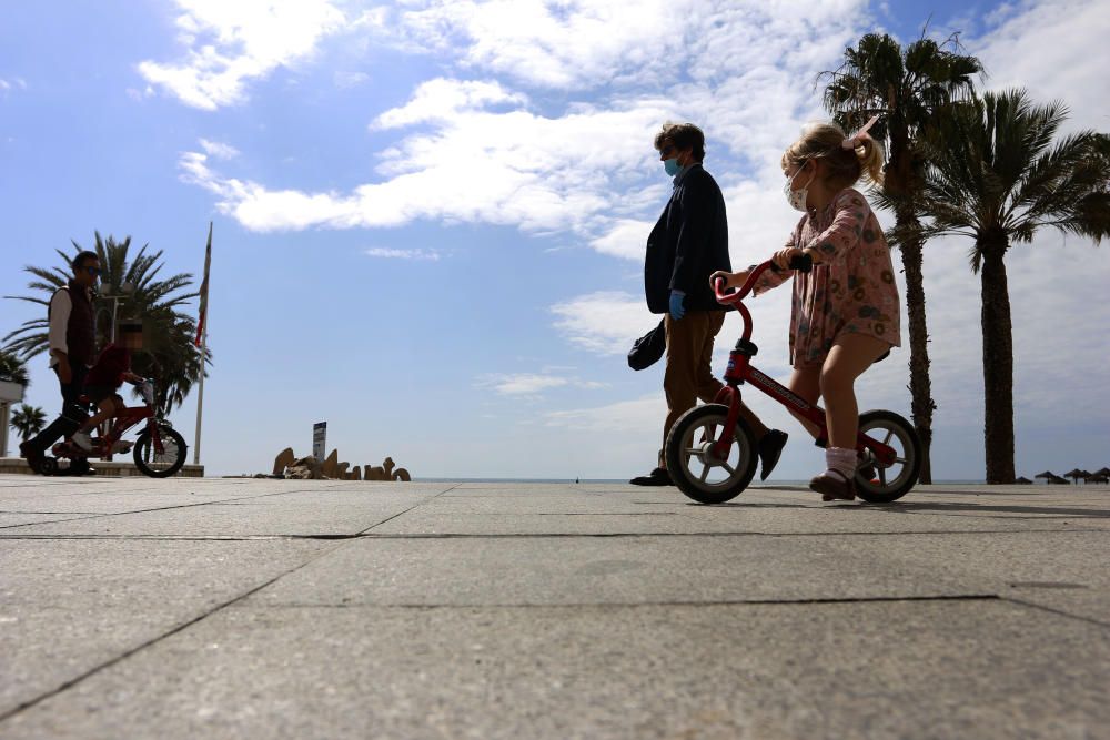 Los menores de 14 años salen a las playas de ...