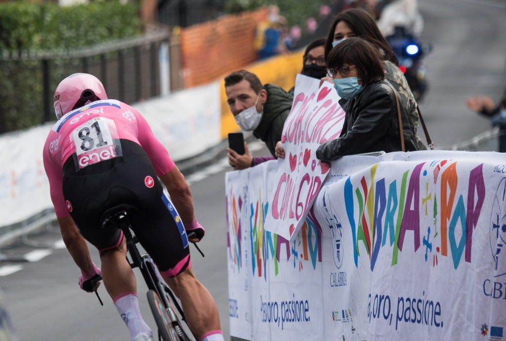 Filippo Ganna vence en la crono del Giro