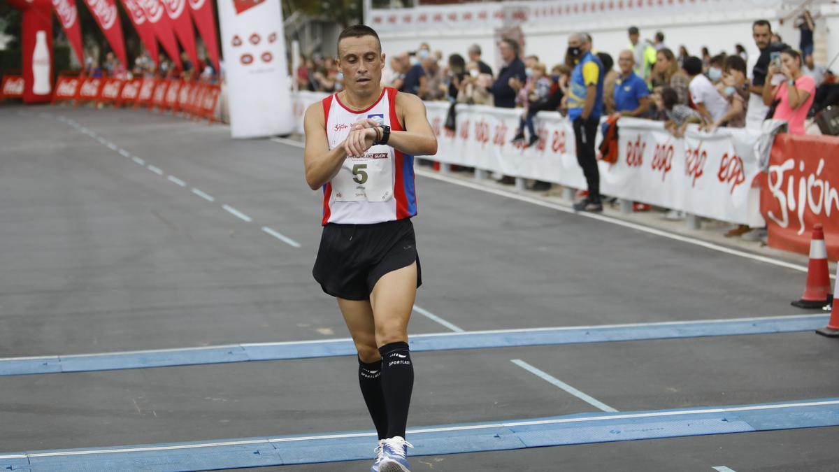 En imágenes: así fue la Media Maratón de Gijón