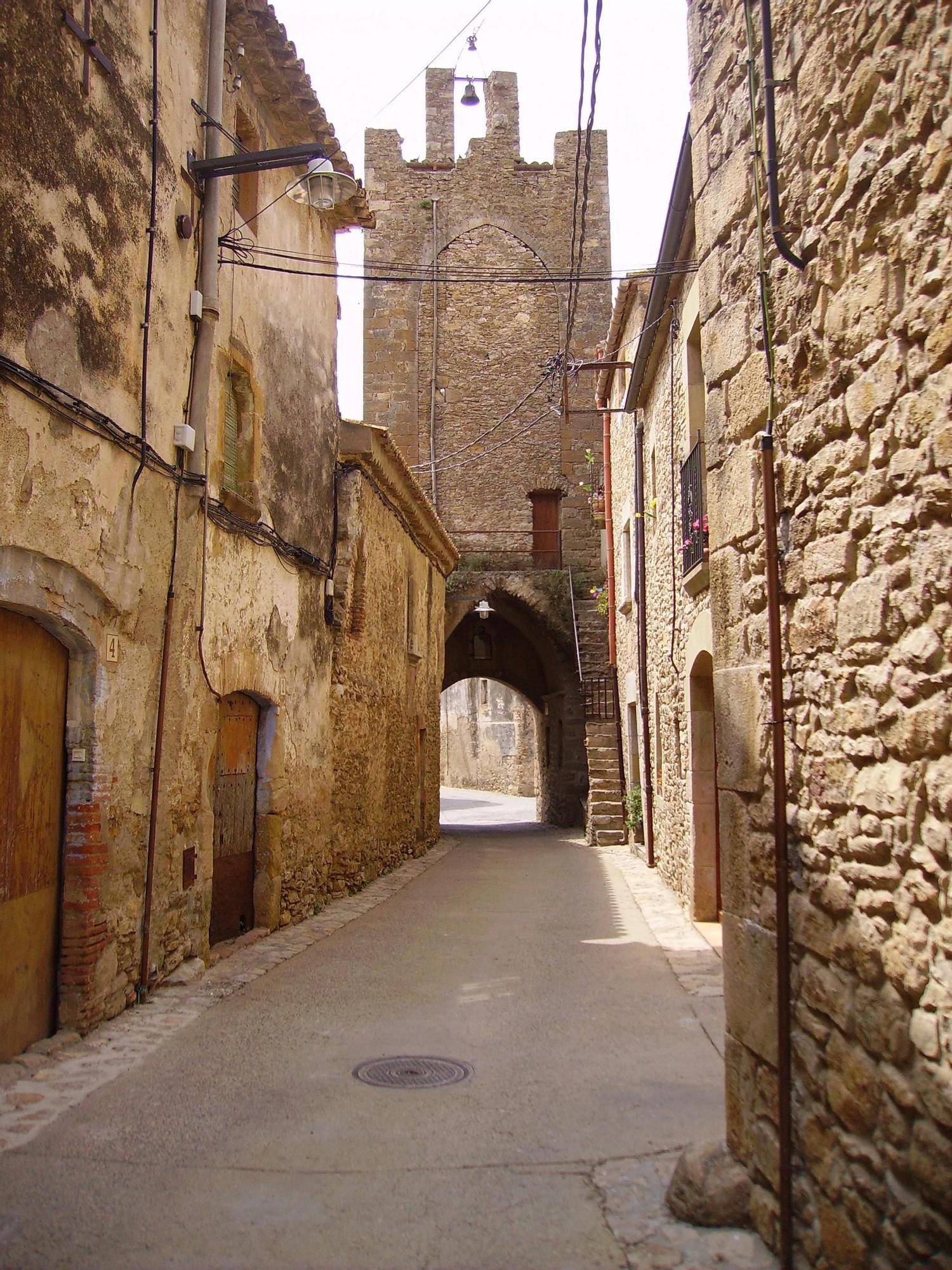 Imagen de la Torre de las Horas en Palau-Sator.