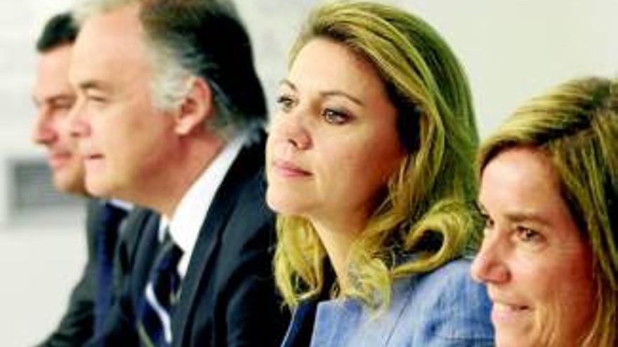 Cospedal tacha de &quot;ignorantes&quot; a los autores de los abucheos al PP