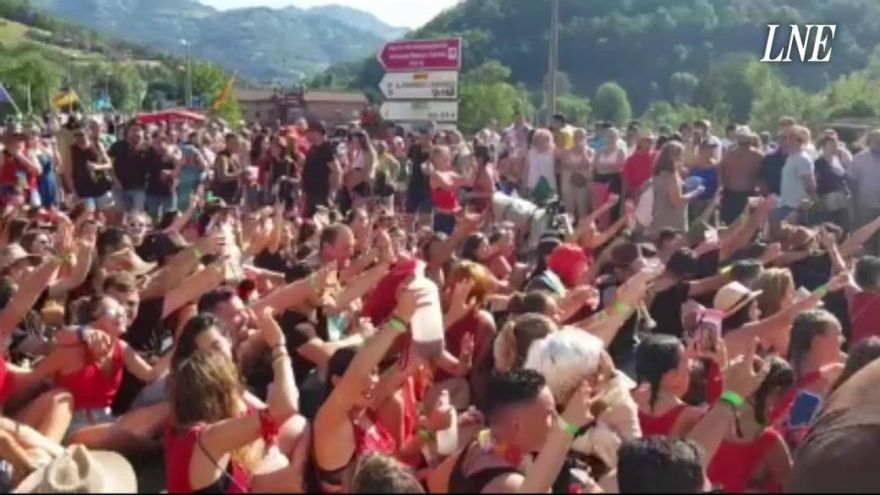 Ambientazo en el Descenso Folklórico del Nalón de 2019