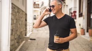 La camiseta de manga corta de Levis que adoran los hombres de 45 años por lo elegante que queda