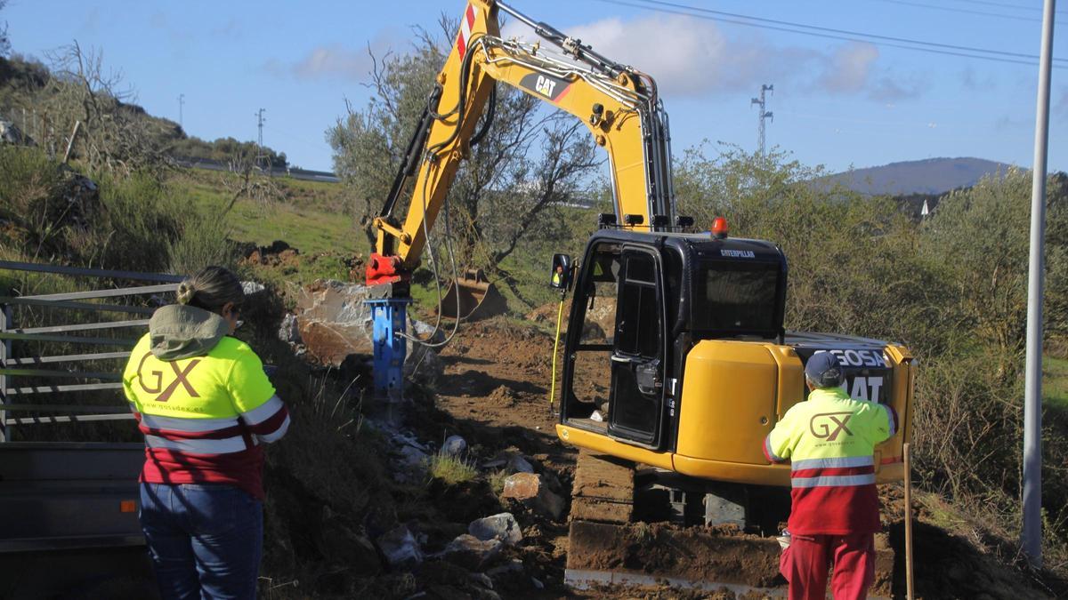 Inicio de obras para la reordenación del tráfico en la carretera EX103 a su paso por Monesterio