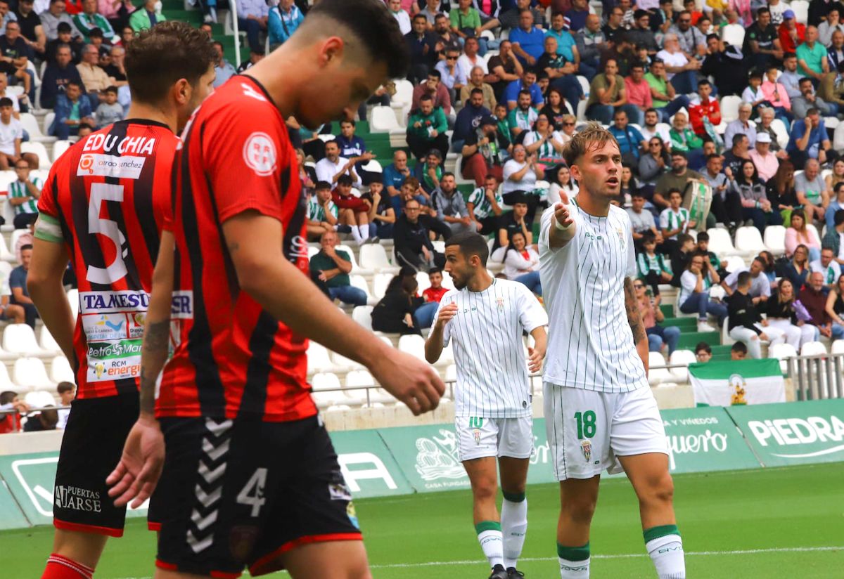 El Córdoba CF B en la final contra el Puente Genil, en imágenes