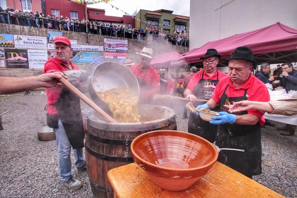 Puchero de La Florida. Reparto del puchero que ...