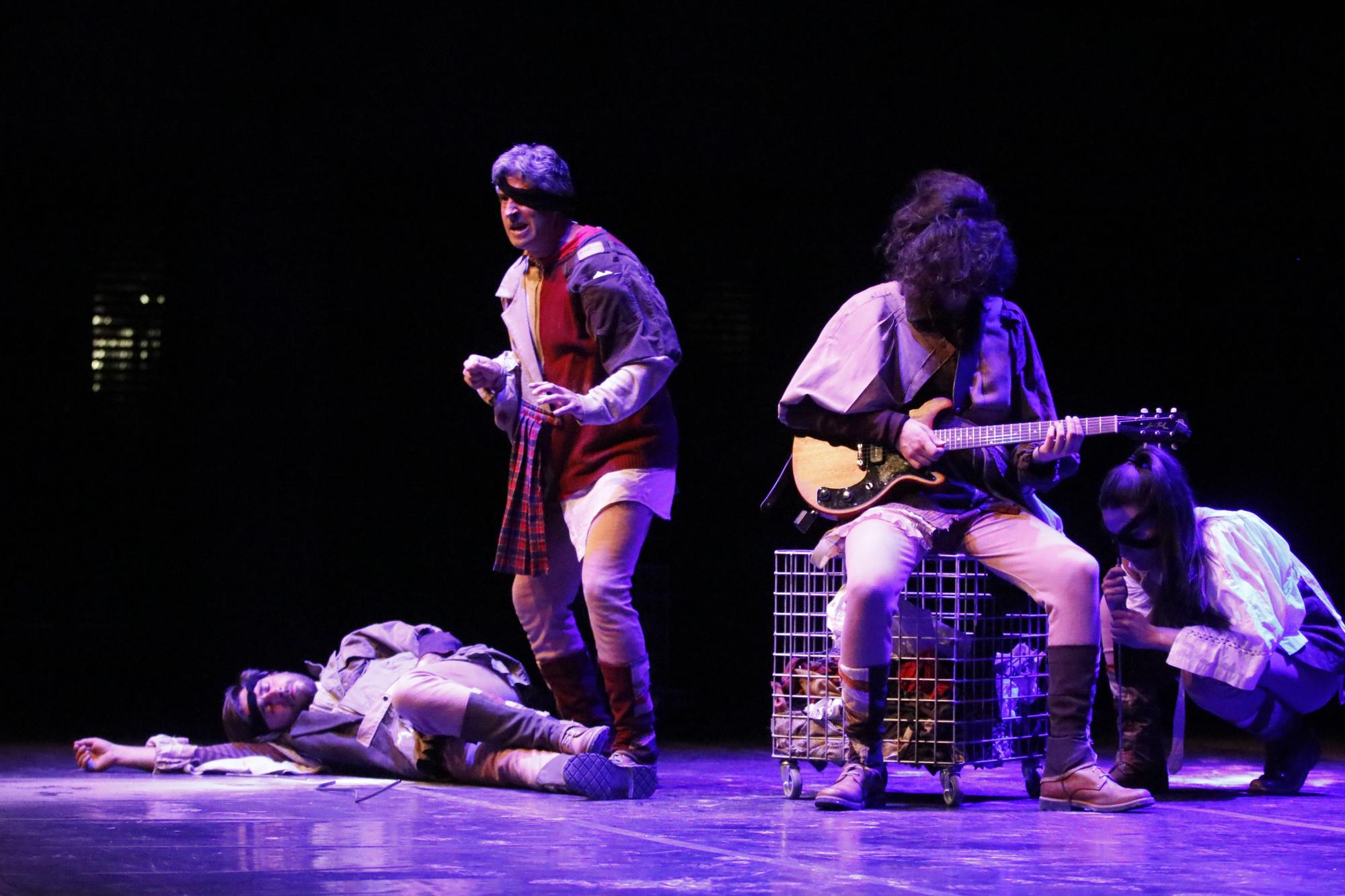 'Los tres mosqueteros', obra inaugural del festival.jpg