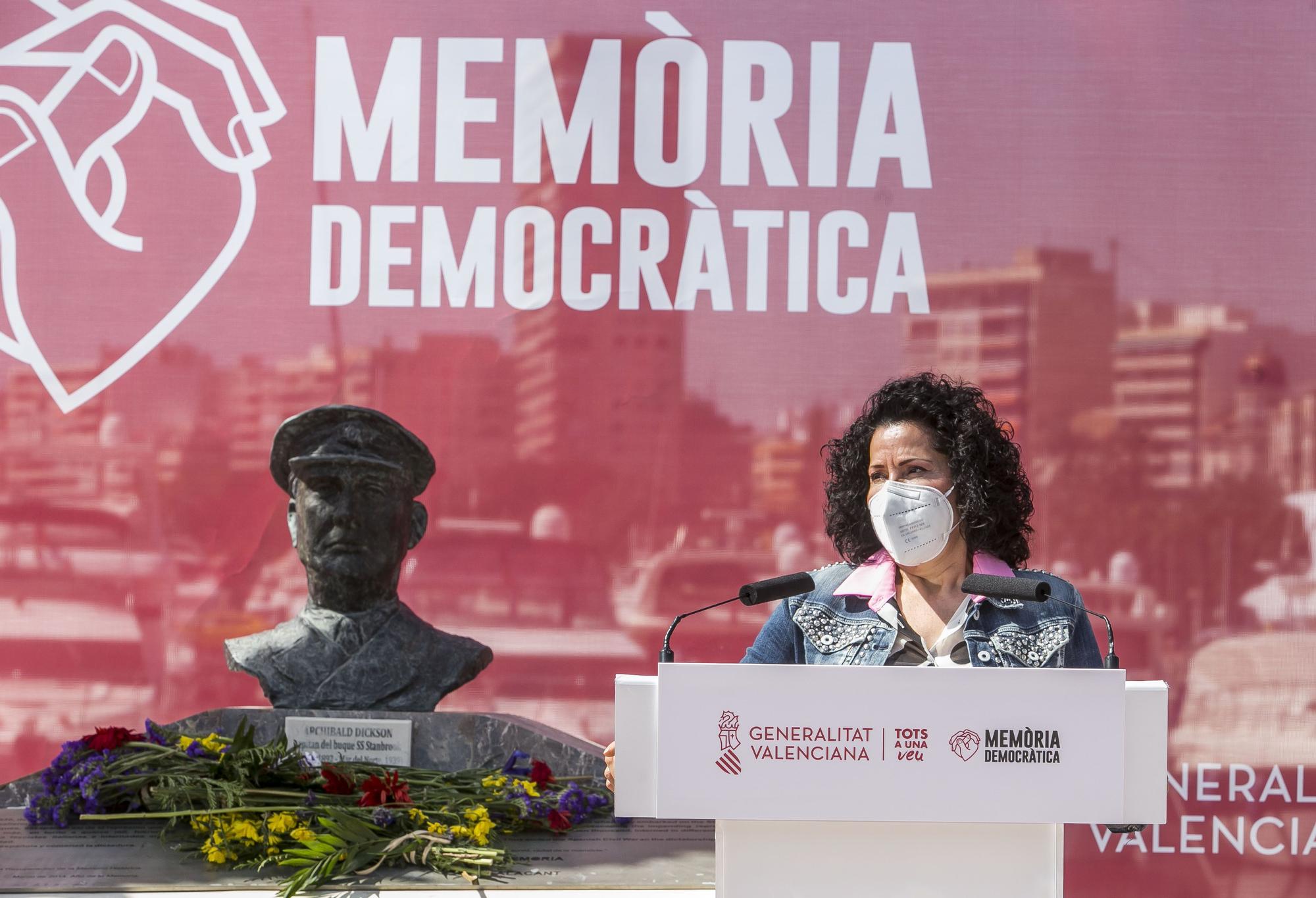 Homenaje a las víctimas de la Guerra Civil en el puerto de Alicante