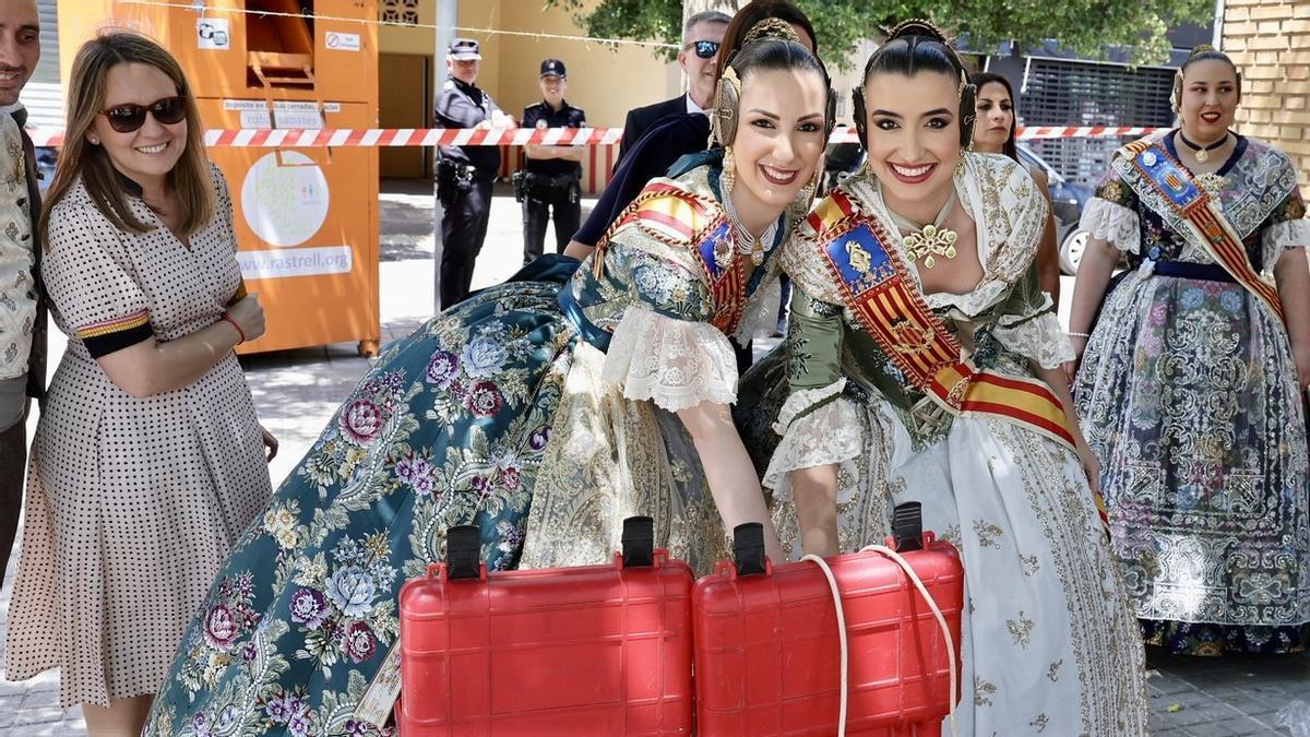 Carmen Prades y la fallera mayor de Moncada, en la reciente Gala de los Unos de las Juntas Locales