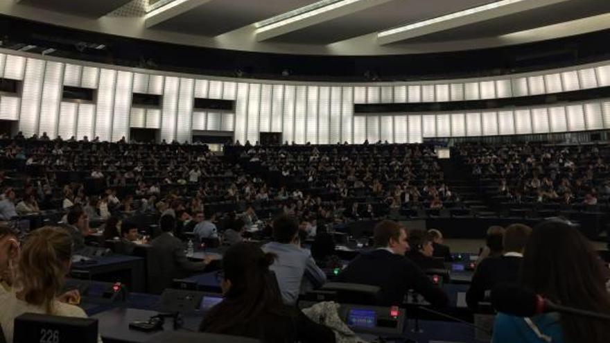 Instante de la sesión parlamentaria protagonizada por los alumnos en Estrasburgo.