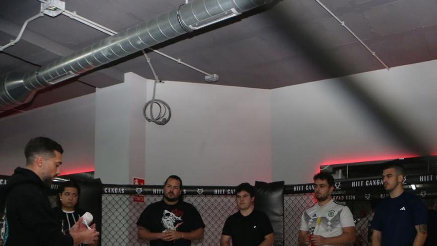 Teoría y práctica de boxeo profesional ayer en Cangas