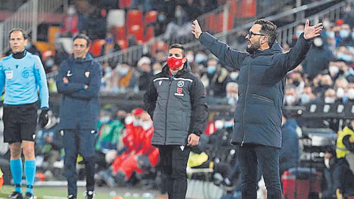 Partido de liga entre el Valencia CF y el Sevilla CF