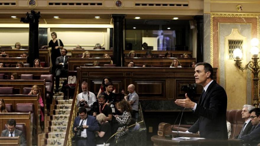 Sánchez se dirige al Congreso.