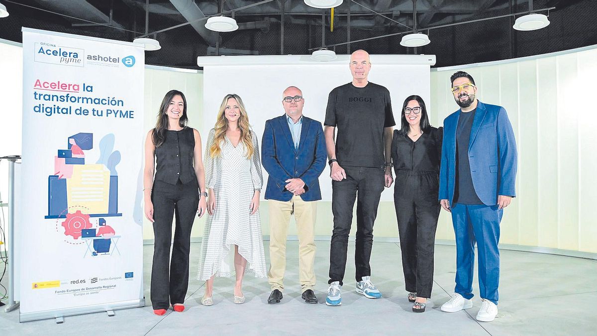 Eliana Bautista, Laia Grassi, Juan Pablo González, Ferrán Martínez, Selva Orejón y José Ramón Fuentes, ayer en la clausura de la ‘Oapyme’ de Ashotel.