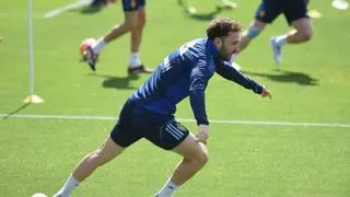 El Real Zaragoza ultima los detalles del derbi con Keidi Bare en La Romareda