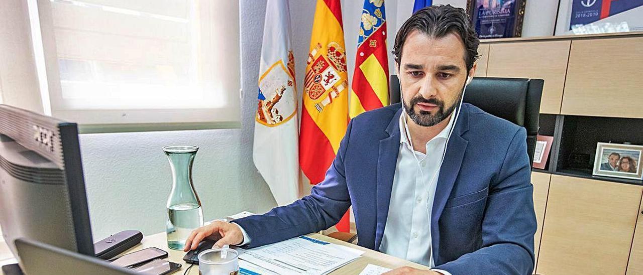 El presidente provincial del Partido Popular y alcalde de Torrevieja, Eduardo Dolón.