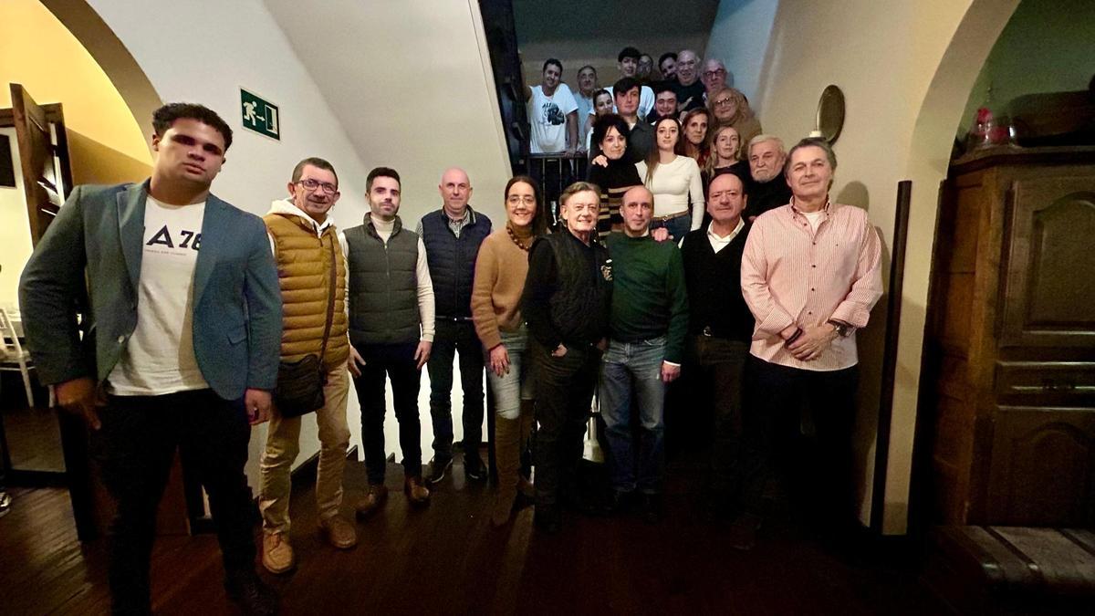 Los asistentes a la cena.