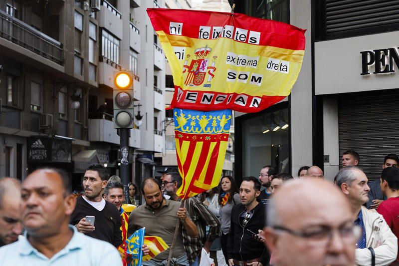 9 d'Octubre: Tensión en las manifestaciones en el centro de València