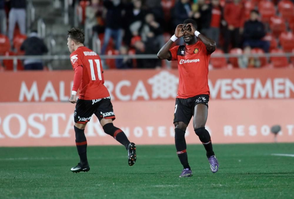 Mit dem sechsten Saisonsieg hat sich Real Mallorca erstmal wieder aus dem Tabellenkeller rausgeschossen. Der Zweitligist gewann am Sonntagabend (12.2.) im Stadion von Son Moix gegen Rayo Vallecano mit 2:1.