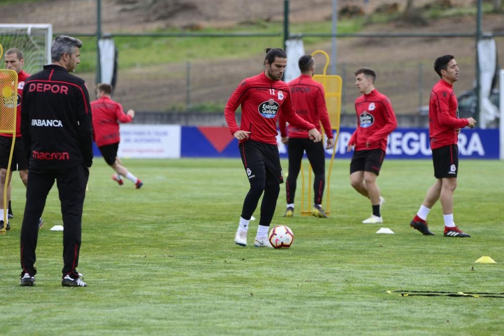 Los jugadores aumentan el ritmo en una nueva sesión para preparar la visita del Extremadura UD el próximo domingo a Riazor.