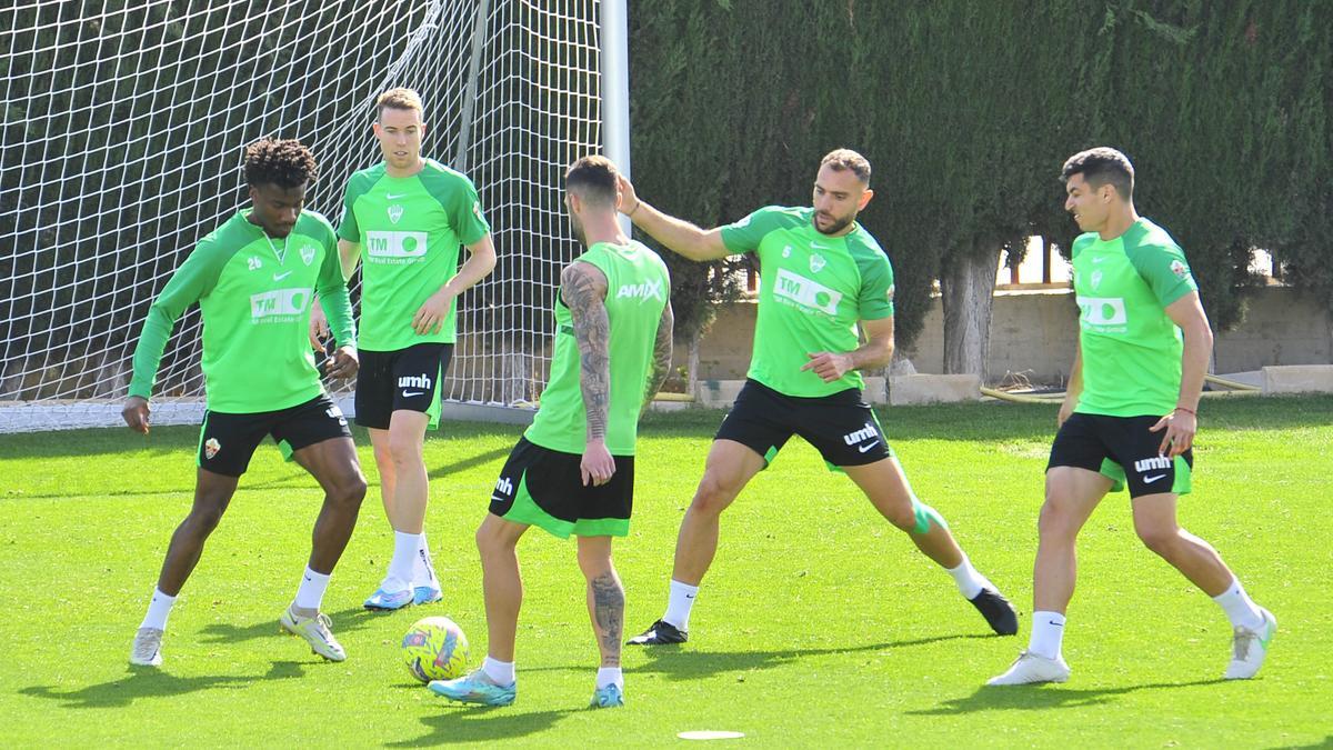 Gonzalo Verdú, John y Diego González, junto a Tete Morente y Clerc, en un entrenamiento