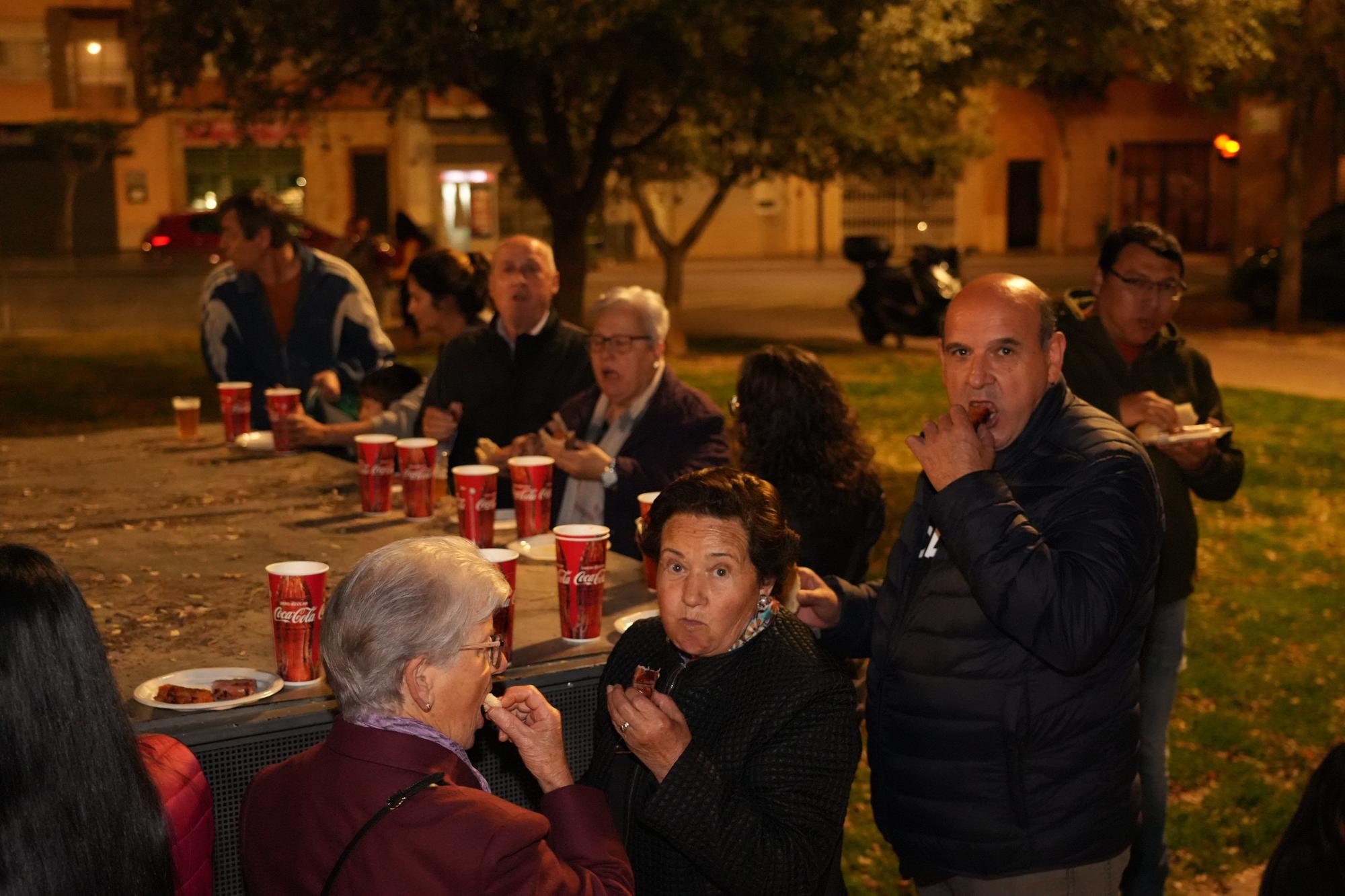 Imágenes de Magdalena: Barbacoa popular para más de 4.000 personas en Castelló