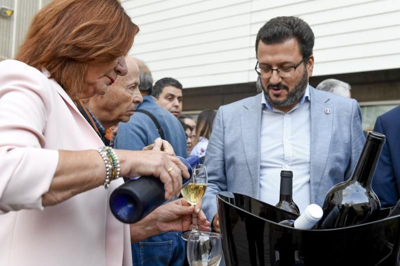 GRAN CANARIA  14-05-2018   LAS PALMAS DE GRAN CANARIA. Descorche de la primera botella de vino de esta temporada. FOTOS: JUAN CASTRO  | 14/05/2018 | Fotógrafo: Juan Carlos Castro