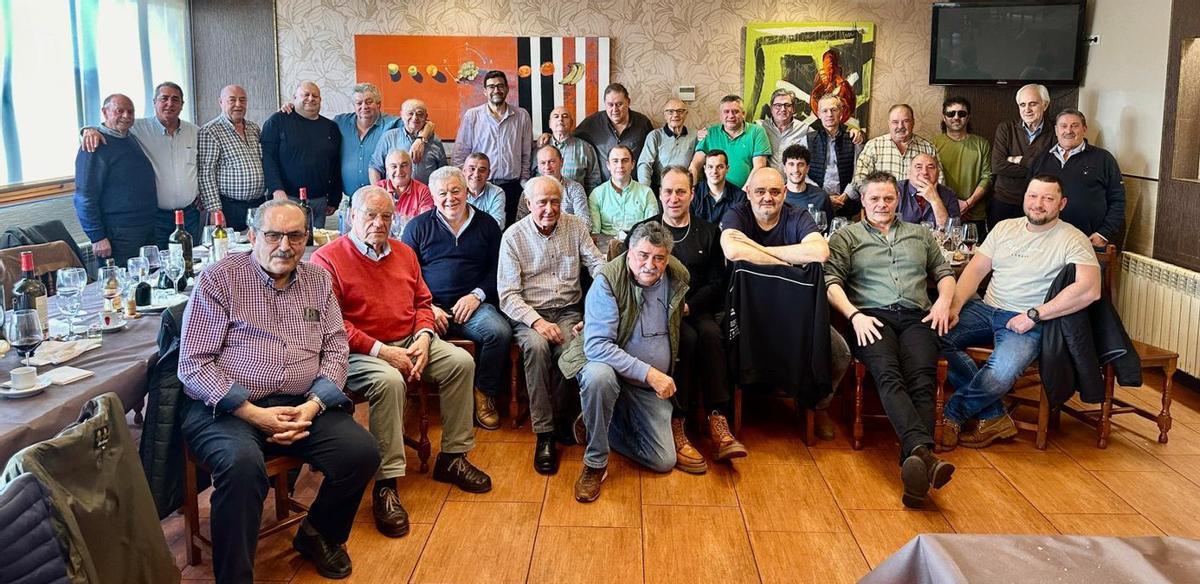 Dos décadas de una ininterrumpida puesta en común con amigos | MANOLO SEIXAS