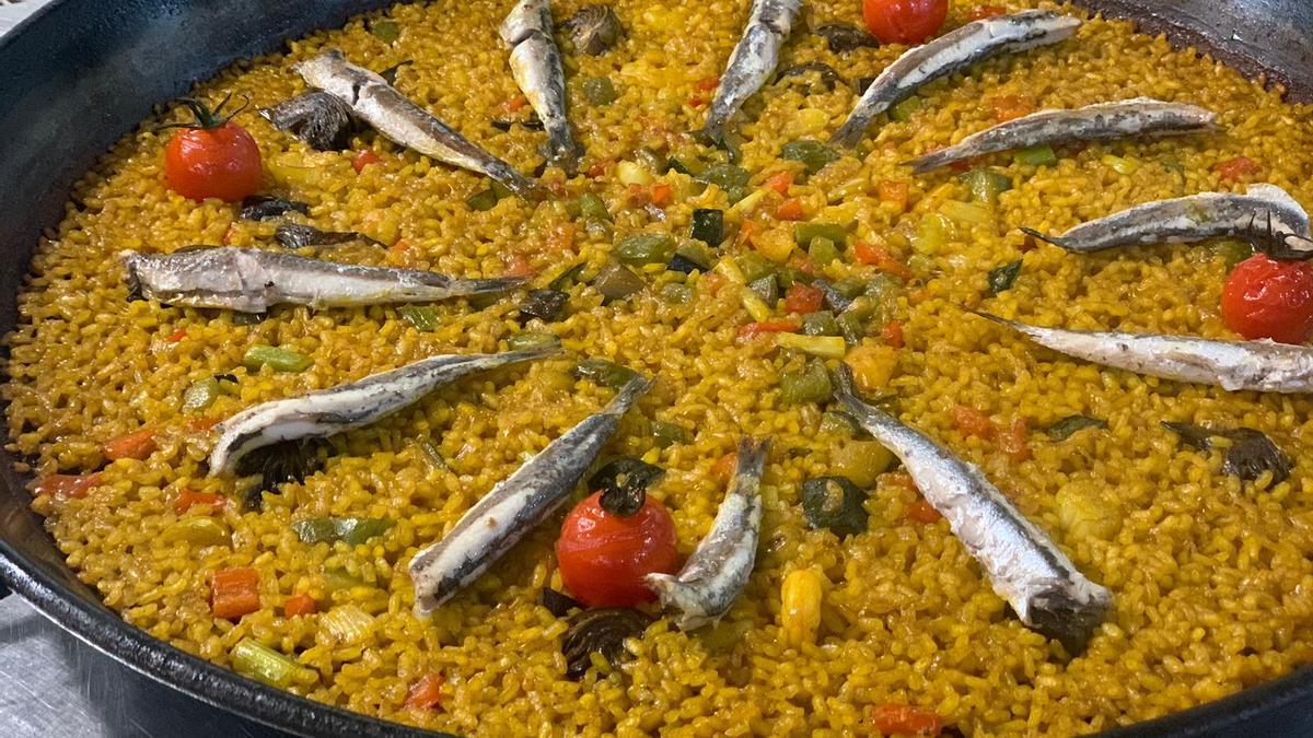 &quot;Arroz con verduras de la Vega Baja y boquerones de Torrevieja&quot; de Las Columnas.