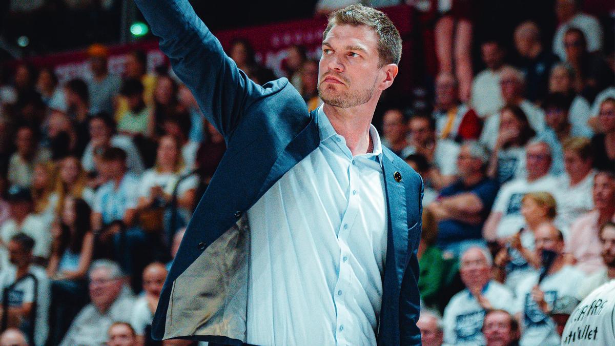 Tiago Splitter, durante su etapa como entrenador del Paris Basketball.