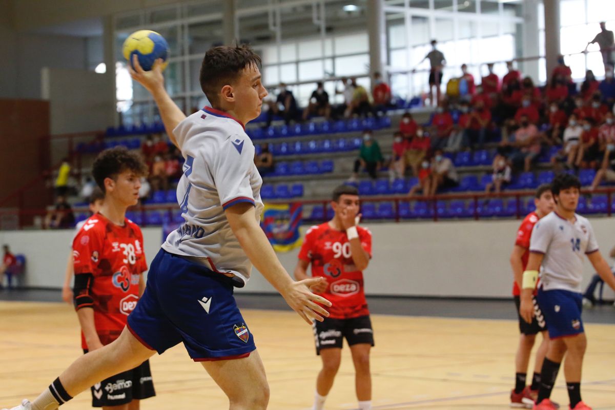 Las imágenes del CajaSur - Levante, del intersector de balonmano