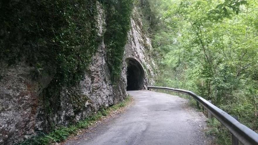 Reabre el túnel de Añisclo sin reparar toda la carretera