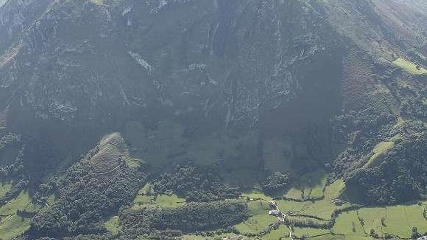 El monte Monsacro, en Morcín.