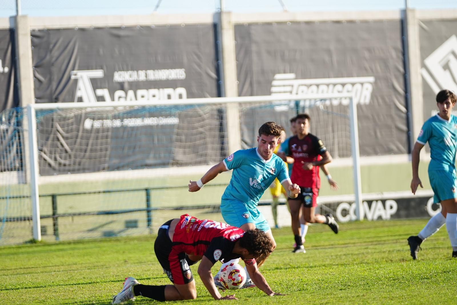 CD Pozoblanco-Salerm Puente Genil: el derbi provincial de Tercera RFEF, en imágenes