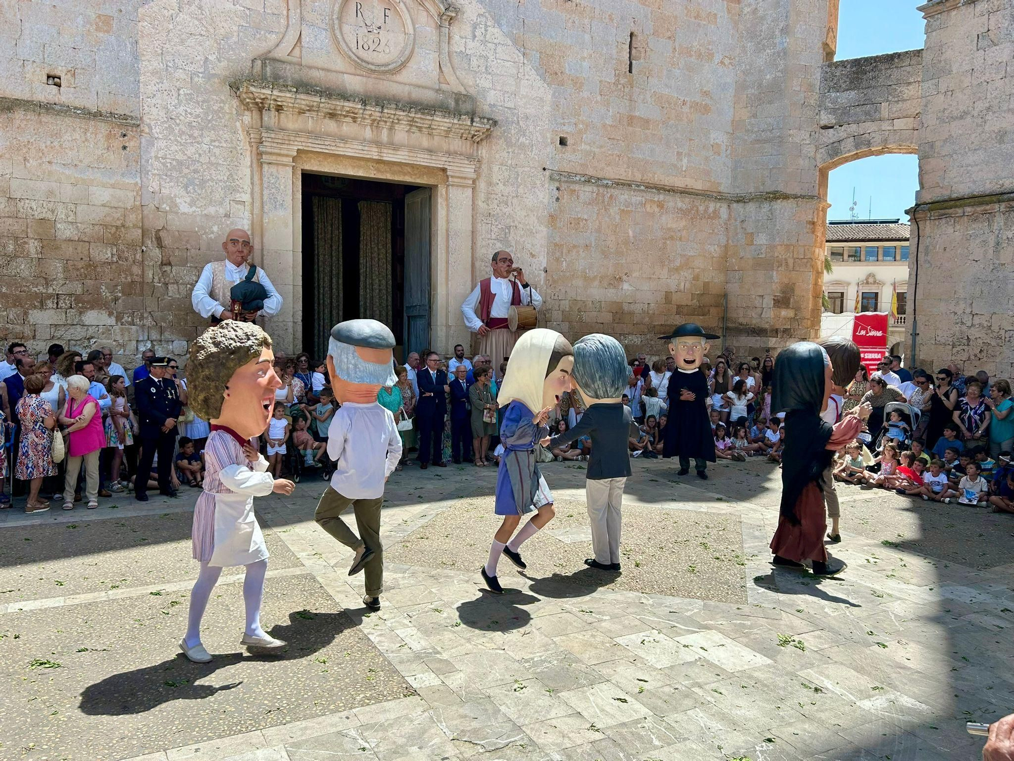 FOTOS | Las imágenes de Sant Joan 2025 en los pueblos de Mallorca
