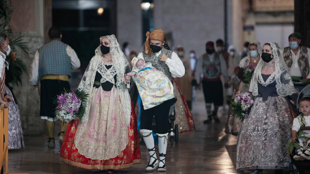 Búscate en el segundo día de Ofrenda por la calle del Mar (entre las 22.00 y las 23.00 horas)