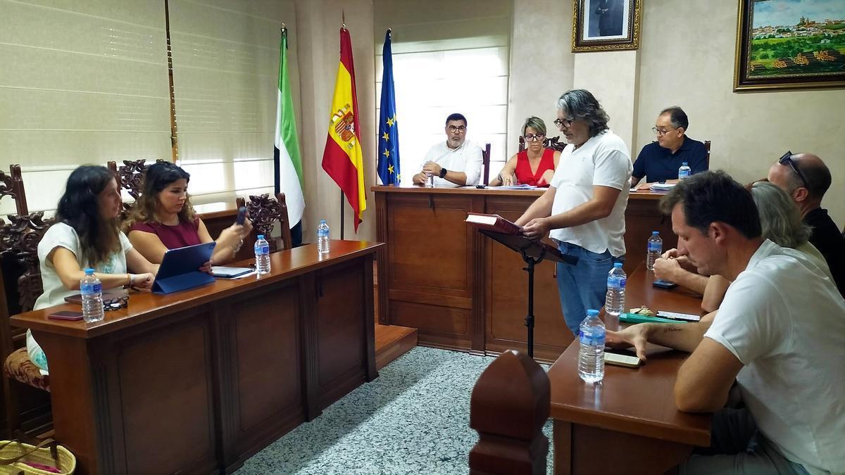 Toma de posesión del nuevo concejal, Miguel Ángel Martínez