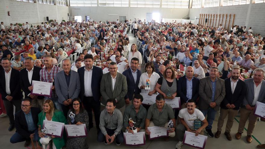 El Tinto Barrantes amplía sus valedores y tizna los mejores paladares de O Salnés