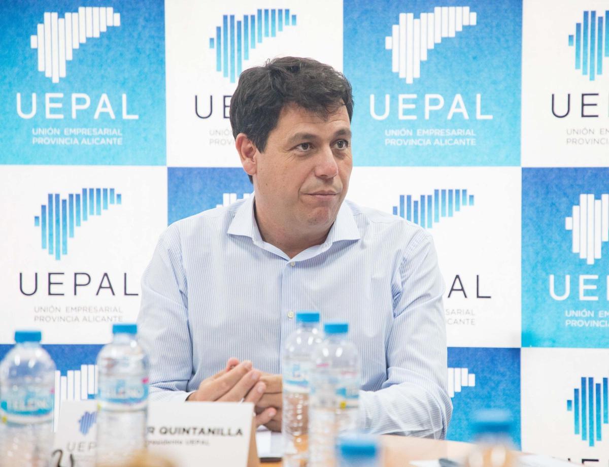 César Quintanilla durante un acto de Uepal.