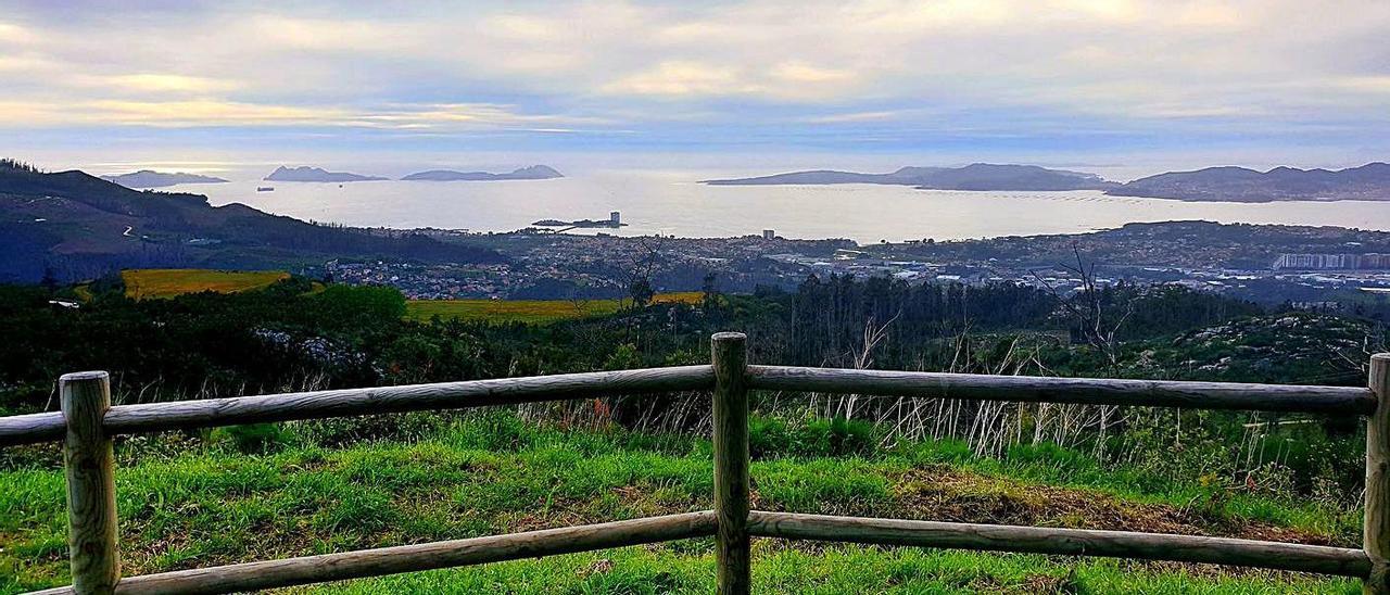 Vista general de la ciudad de Vigo desde el Monte Alba, en Valladares.
