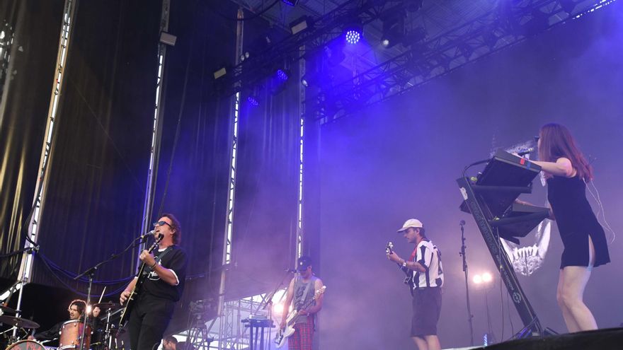 Actuación de Niña Polaca y ambiente en el Warm Up (III)