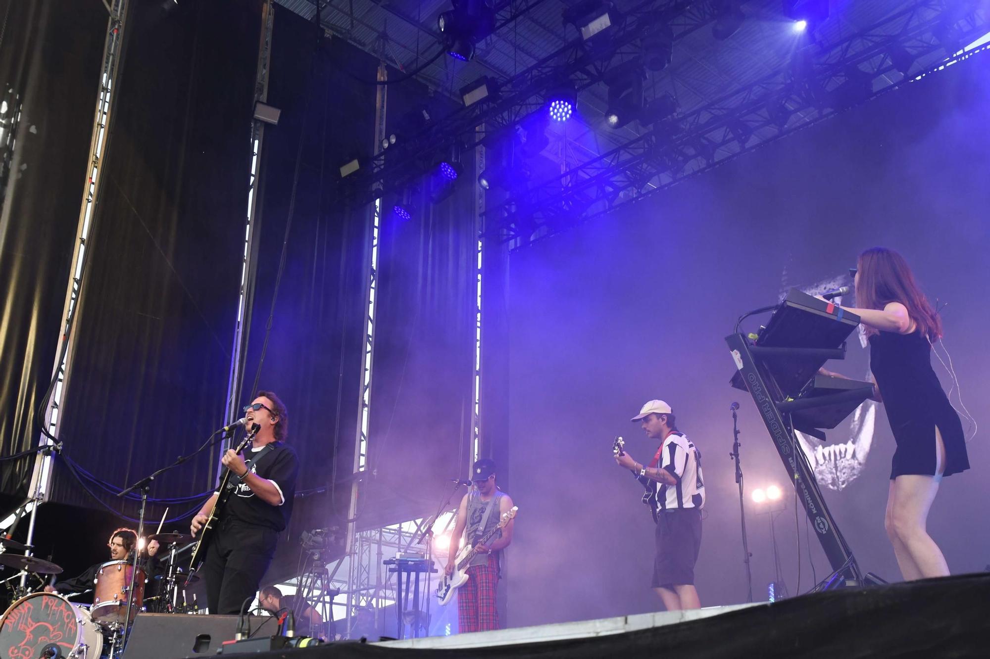 Actuación de Niña Polaca y ambiente en el Warm Up (III)