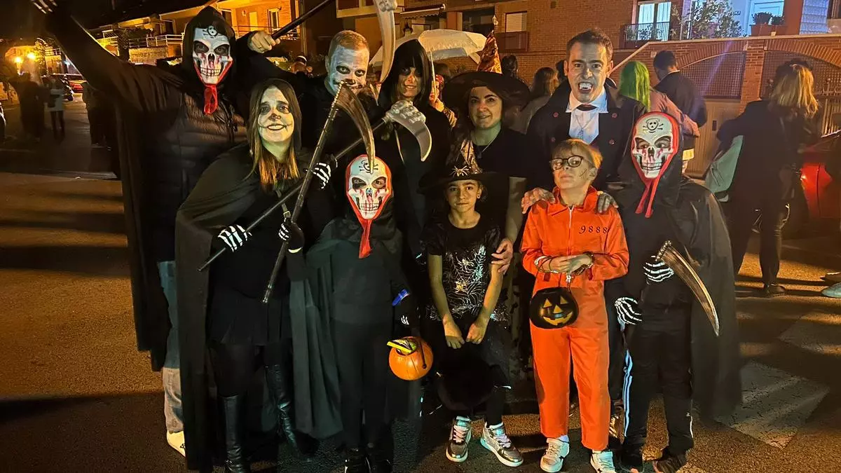 Locura por Halloween en la urbanización de La Fresneda: "Esta fiesta es un orgullo, la vivimos con pasión"
