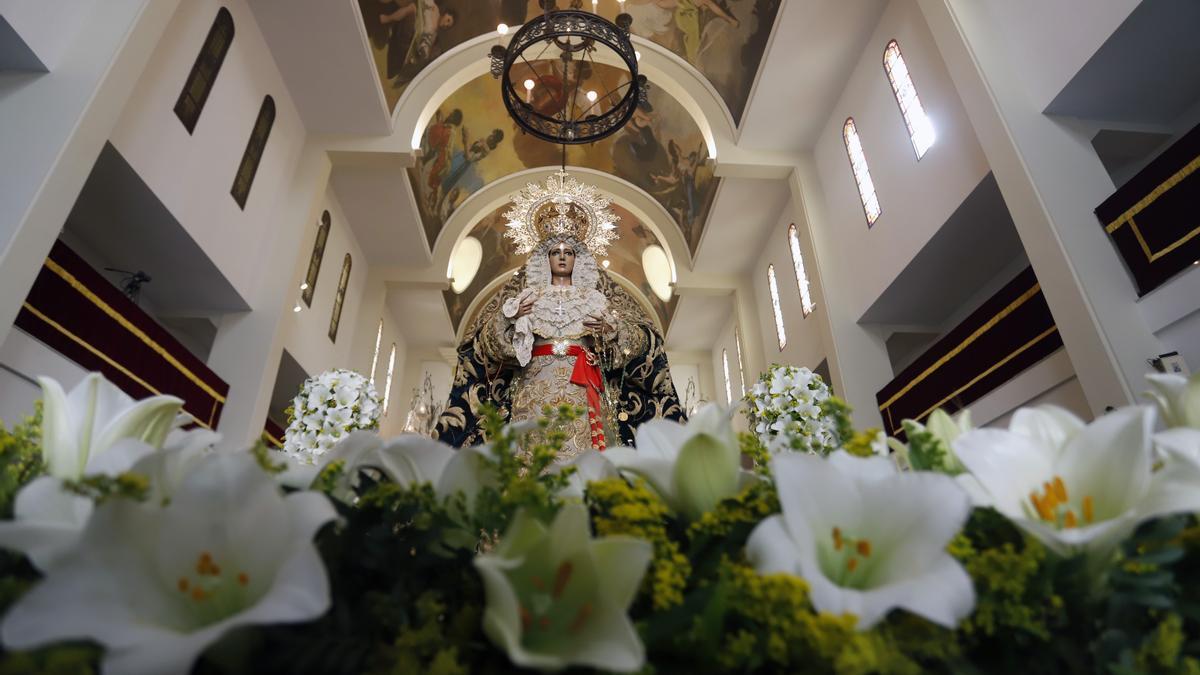 La Virgen de la Esperanza, en su basílica.