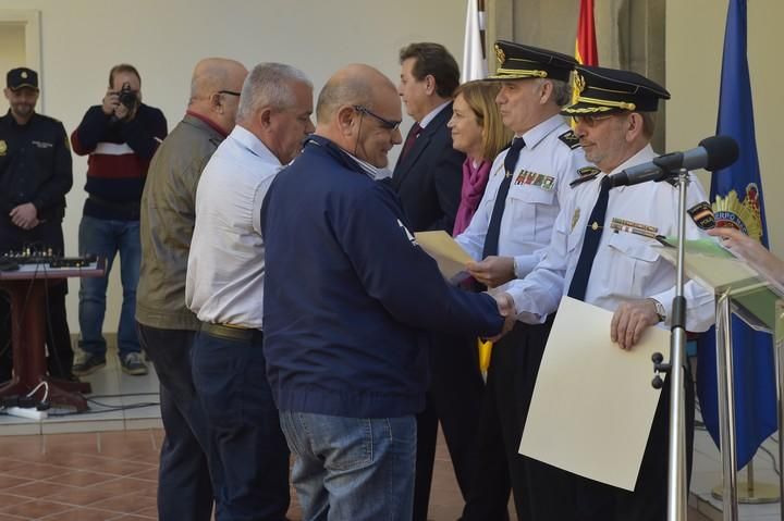 Entrega de diplomas a los Policías Nacionales ...