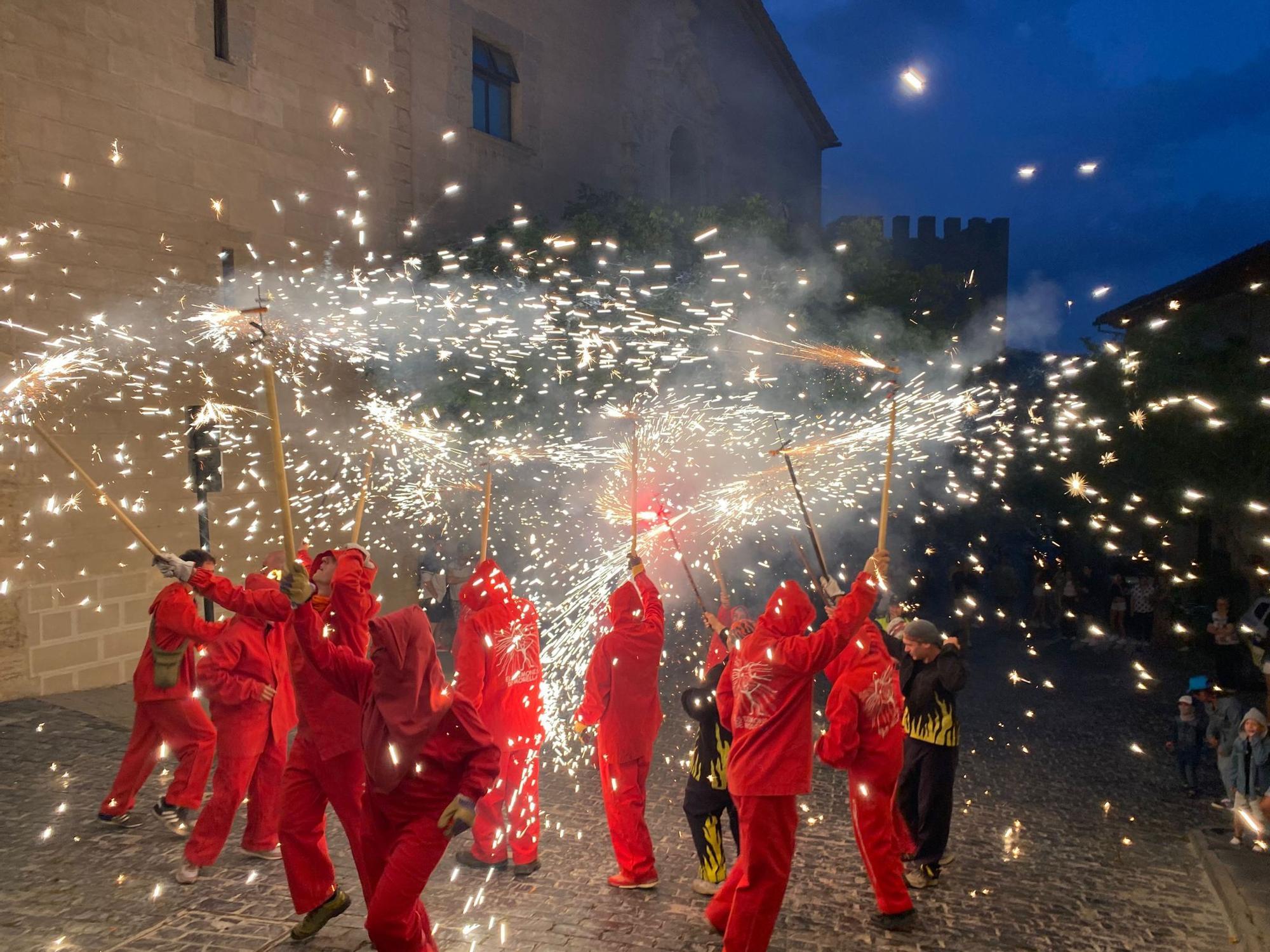 Un correfoc calienta motores en Morella para el inicio de l'Aplec dels Ports