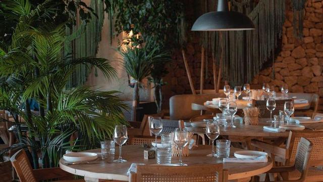 Zazú Ibiza regresa manteniendo su esencia cuidada, vibrante y sofisticada. | FOTOS ZAZÚ IBIZA
